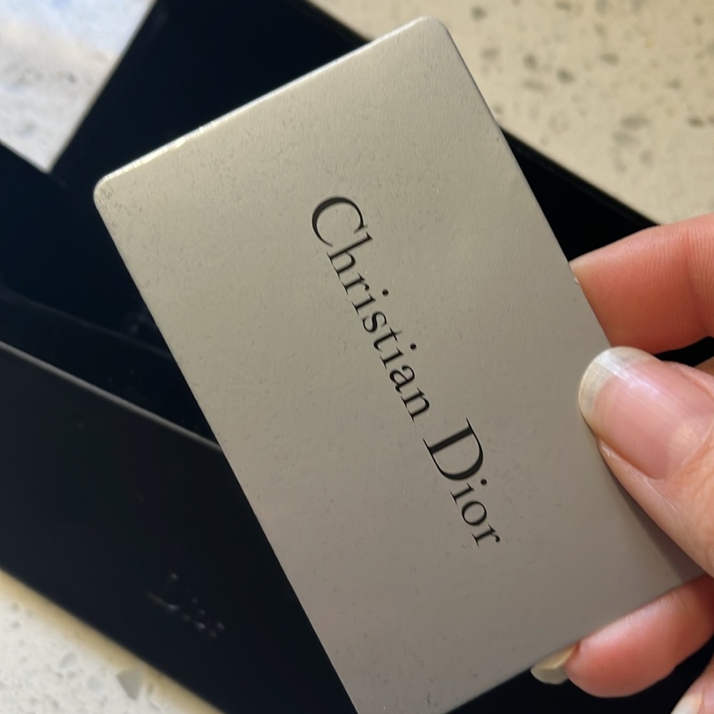 Dior sunglasses with case - Picture 9 of 9